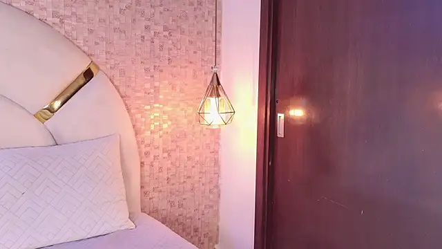 Snapshot of ashley_wattson chatting on 07-19-26, 11:47 ashley wattson online show from 07-19-26, 11:47