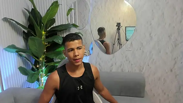 Noah sexhotty online show from 07-21-26, 02:36