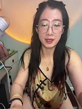weiwei103 online show from 06-28-26, 01:22