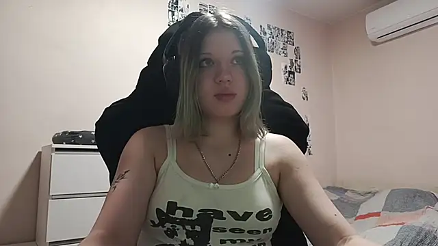 ViolettaCatechini online show from 06-27-26, 12:22