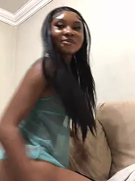 Snapshot of Lightskinnelle chatting on 07-04-26, 10:16 Lightskinnelle online show from 07-04-26, 10:16