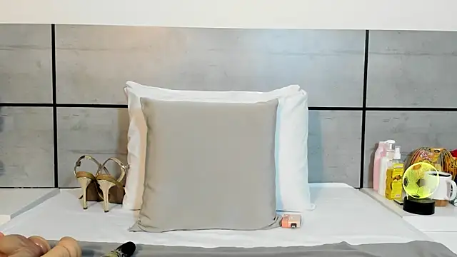 susanthomass online show from 06-27-26, 07:19