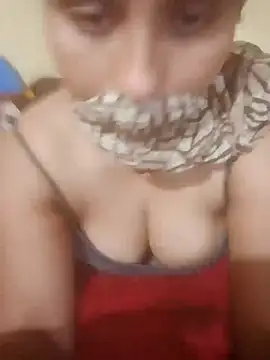Snapshot of Gayatrthakur00000 chatting on 06-30-26, 03:02 Gayatrthakur00000 online show from 06-30-26, 03:02