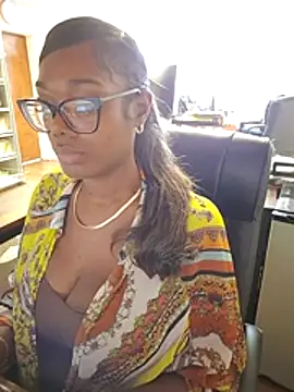 Hottiechocolatier online show from 07-01-26, 07:46