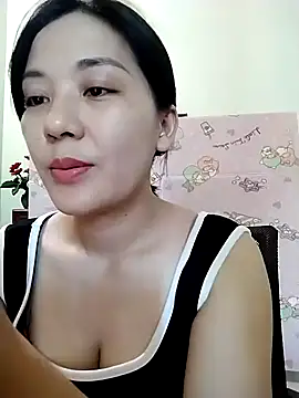 Lyrose 2k online show from 07-30-26, 04:11