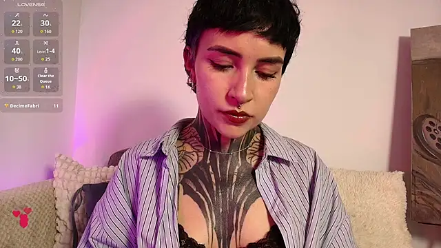 Luana Fiore0 online show from 07-26-26, 07:32
