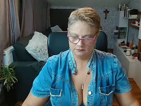 Snapshot of NewHellen4you chatting on 07-03-26, 08:04 NewHellen4you online show from 07-03-26, 08:04