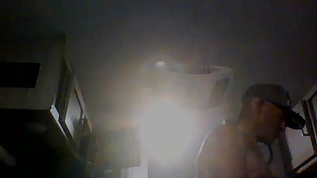 Snapshot of Reelg21 chatting on 07-23-26, 08:01 Reelg21 online show from 07-23-26, 08:01