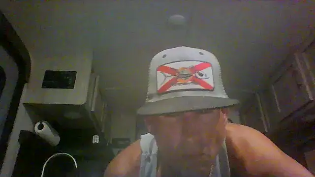 Snapshot of Reelg21 chatting on 07-31-26, 09:09 Reelg21 online show from 07-31-26, 09:09