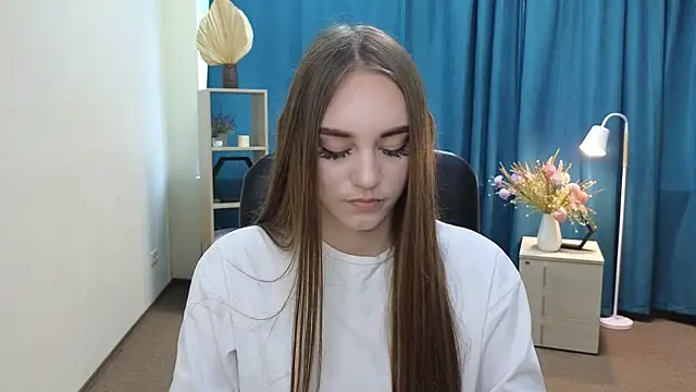 Snapshot of SlyviaObringer chatting on 07-03-26, 05:47 SlyviaObringer online show from 07-03-26, 05:47