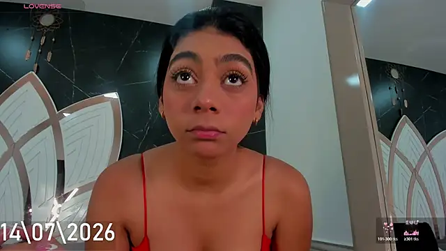 Snapshot of Veronica_M0ntiel chatting on 07-14-26, 12:33 Veronica M0ntiel online show from 07-14-26, 12:33
