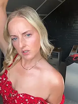 SexySophiex online show from 07-30-26, 04:50