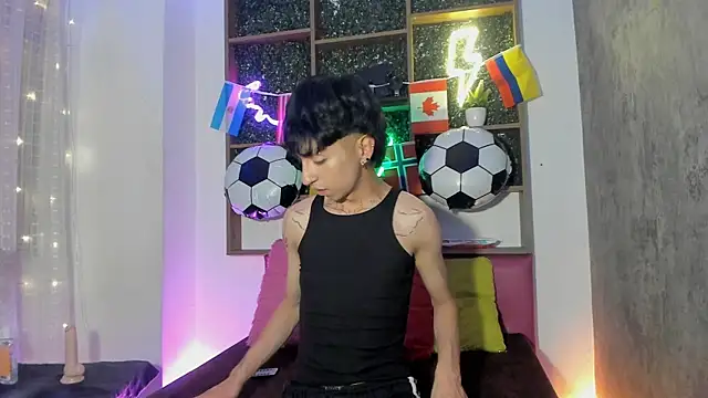 Snapshot of Dominik_lux chatting on 07-07-26, 03:31 Dominik lux online show from 07-07-26, 03:31