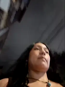 Snapshot of _Evelyn25_ chatting on 07-04-26, 12:39 Evelyn25 online show from 07-04-26, 12:39