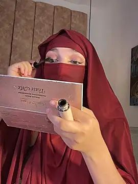 Snapshot of mariiiam_ chatting on 07-18-26, 07:39 mariiiam online show from 07-18-26, 07:39