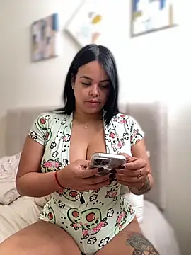 AliceStarshine online show from 10-22-25, 01:11