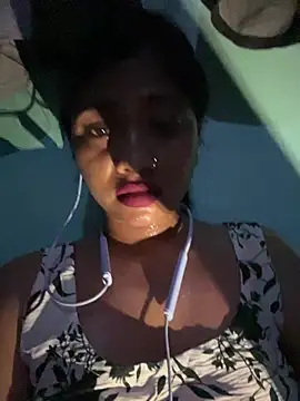 Snapshot of Miss-puhu chatting on 07-06-26, 06:10 Miss-puhu online show from 07-06-26, 06:10