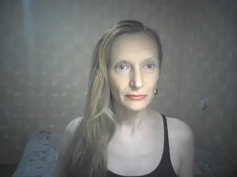 Snapshot of LunaBelle2 chatting on 07-11-26, 06:54 LunaBelle2 online show from 07-11-26, 06:54