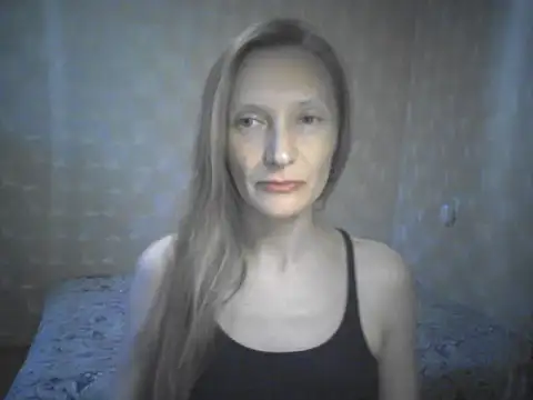 Snapshot of LunaBelle2 chatting on 07-15-26, 06:24 LunaBelle2 online show from 07-15-26, 06:24