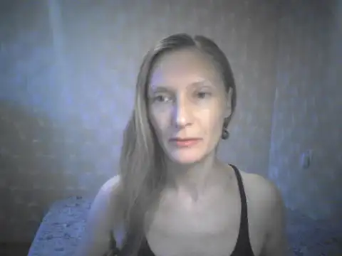 Snapshot of LunaBelle2 chatting on 07-17-26, 06:13 LunaBelle2 online show from 07-17-26, 06:13