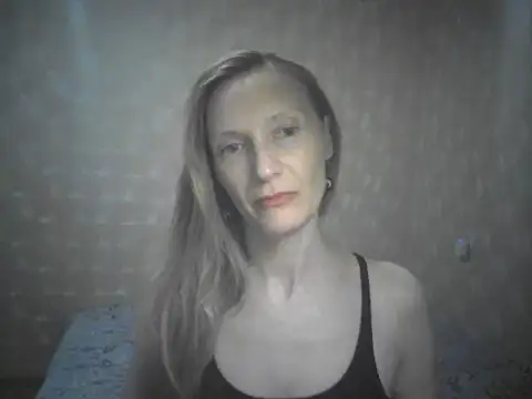 Snapshot of LunaBelle2 chatting on 07-18-26, 06:23 LunaBelle2 online show from 07-18-26, 06:23