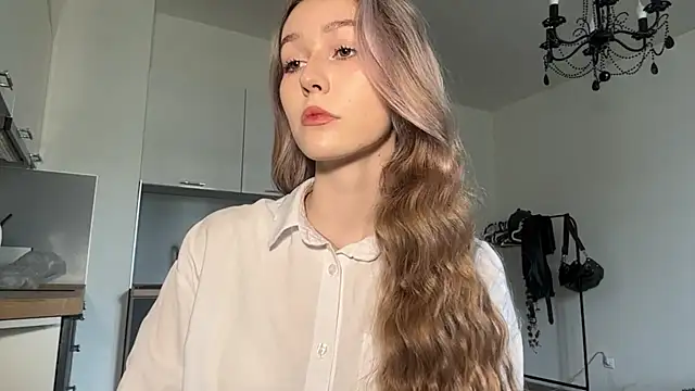 ShyandSkinnyAlice online show from 07-21-26, 12:29