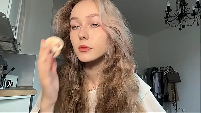 ShyandSkinnyAlice online show from 07-24-26, 12:25
