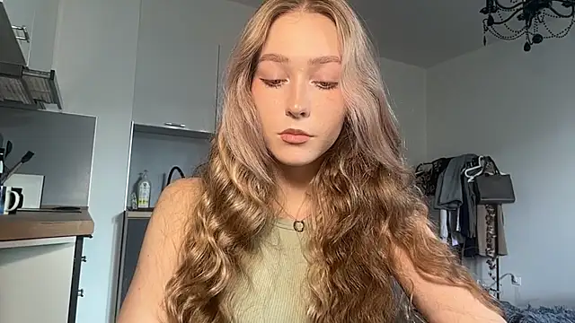 ShyandSkinnyAlice online show from 07-25-26, 01:19