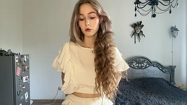ShyandSkinnyAlice online show from 07-28-26, 12:48