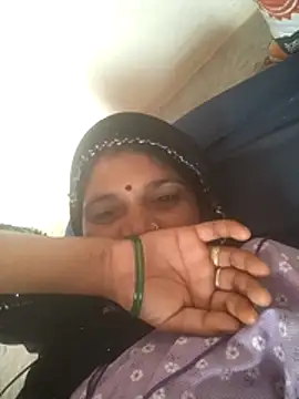 Snapshot of Madhuri56 chatting on 07-10-26, 09:34 Madhuri56 online show from 07-10-26, 09:34