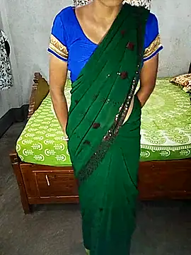 Snapshot of Hot_Urvashi_ chatting on 07-21-26, 07:43 Hot Urvashi online show from 07-21-26, 07:43
