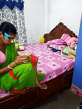 Snapshot of Hot_Urvashi_ chatting on 07-29-26, 08:56 Hot Urvashi online show from 07-29-26, 08:56