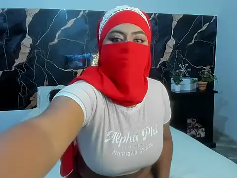 Snapshot of LucyWils chatting on 07-16-26, 12:00 LucyWils online show from 07-16-26, 12:00