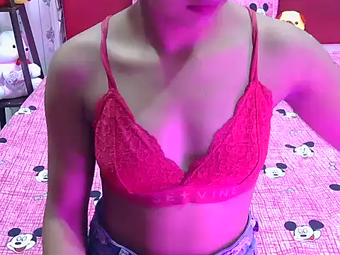 Snapshot of its_Pinky chatting on 07-29-26, 04:54 its Pinky online show from 07-29-26, 04:54