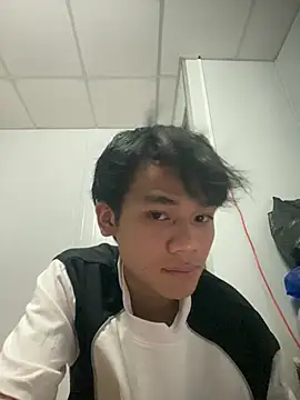 Snapshot of Shin210 chatting on 07-20-26, 01:35 Shin210 online show from 07-20-26, 01:35