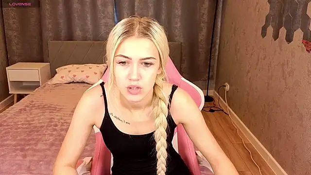 Snapshot of ChloexBarbie chatting on 07-24-26, 12:52 ChloexBarbie online show from 07-24-26, 12:52