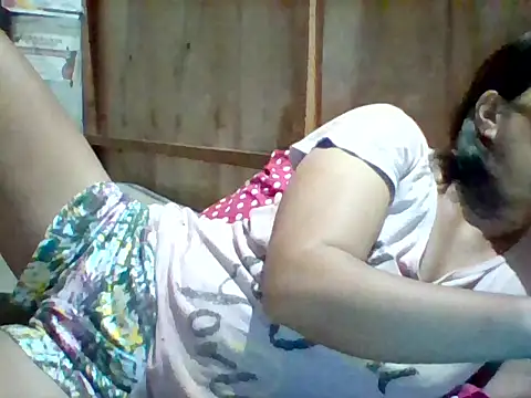 Snapshot of pinay4u69 chatting on 07-25-26, 04:26 pinay4u69 online show from 07-25-26, 04:26