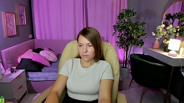 Kira Miragee online show from 07-16-26, 01:11