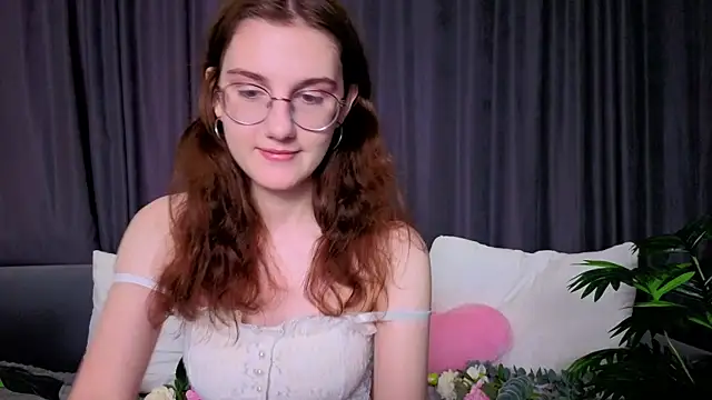 liLunny  online show from 07-27-26, 02:51