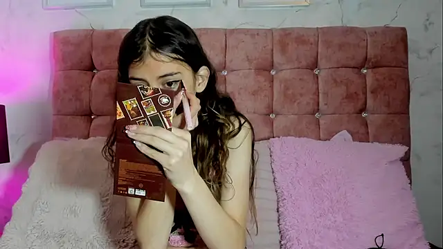Katalina Laurent online show from 07-22-26, 12:30