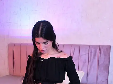 Mia Owensl online show from 07-26-26, 11:50