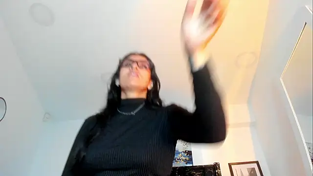 Snapshot of ZarayFeet_ chatting on 07-16-26, 06:47 ZarayFeet online show from 07-16-26, 06:47