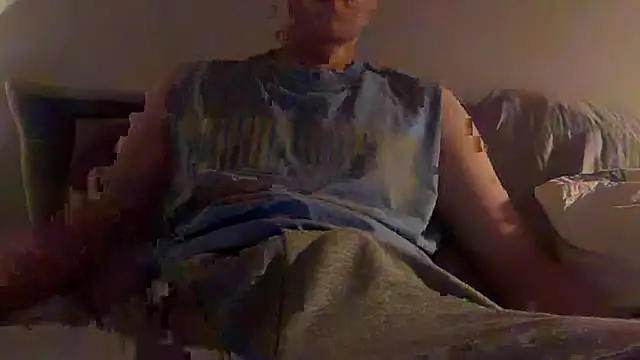 Snapshot of thatguy02020 chatting on 07-18-26, 03:44 thatguy02020 online show from 07-18-26, 03:44