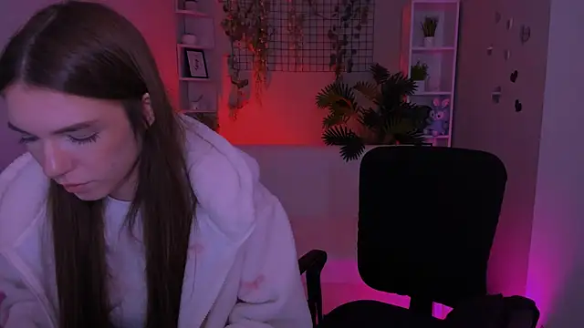Snapshot of betty_noir chatting on 07-28-26, 12:48 betty noir online show from 07-28-26, 12:48