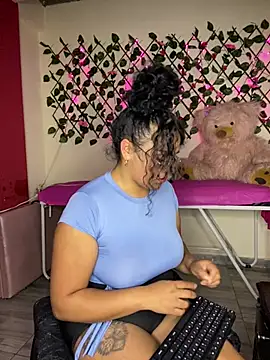 taylor honeey online show from 07-28-26, 03:21
