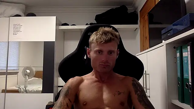 Nakedendurance1994 online show from 08-05-26, 06:22