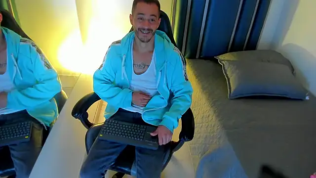 Damiam 23 online show from 07-18-26, 03:33