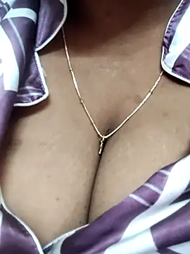 Snapshot of cute_bhabi69 chatting on 07-28-26, 03:43 cute bhabi69 online show from 07-28-26, 03:43
