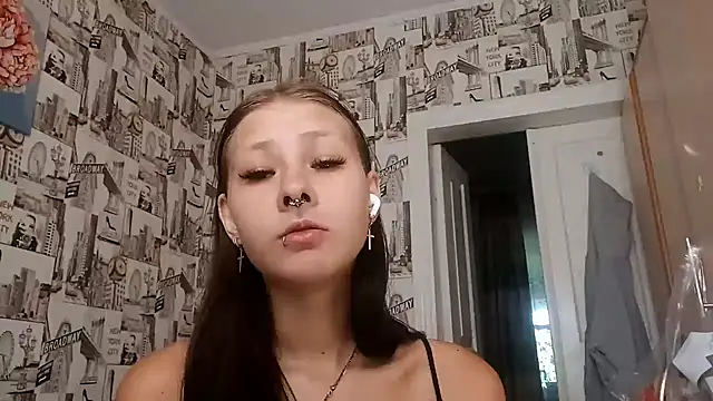 Snapshot of Just__Darling chatting on 07-15-26, 02:00 Just Darling online show from 07-15-26, 02:00