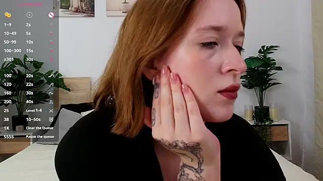Snapshot of Tia_shy chatting on 07-20-26, 01:24 Tia shy online show from 07-20-26, 01:24